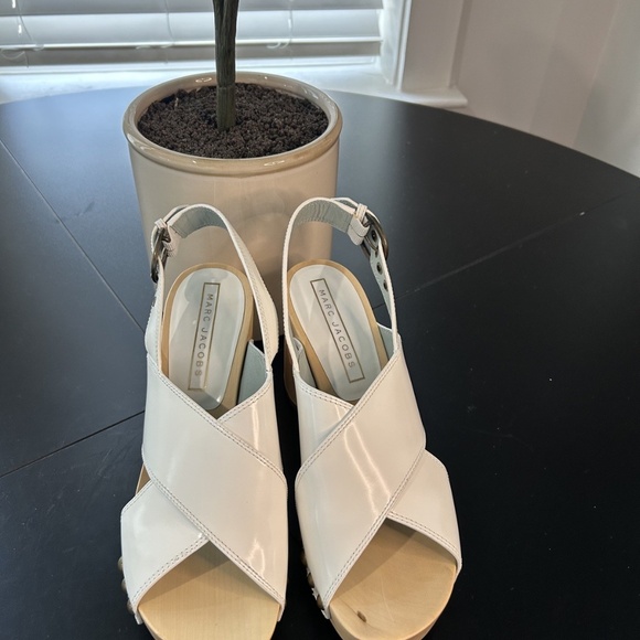 NEW! Marc Jacobs White Studded Leather Clogs  Size 40 EU/ 10US MSRP ($495) - Picture 3 of 4